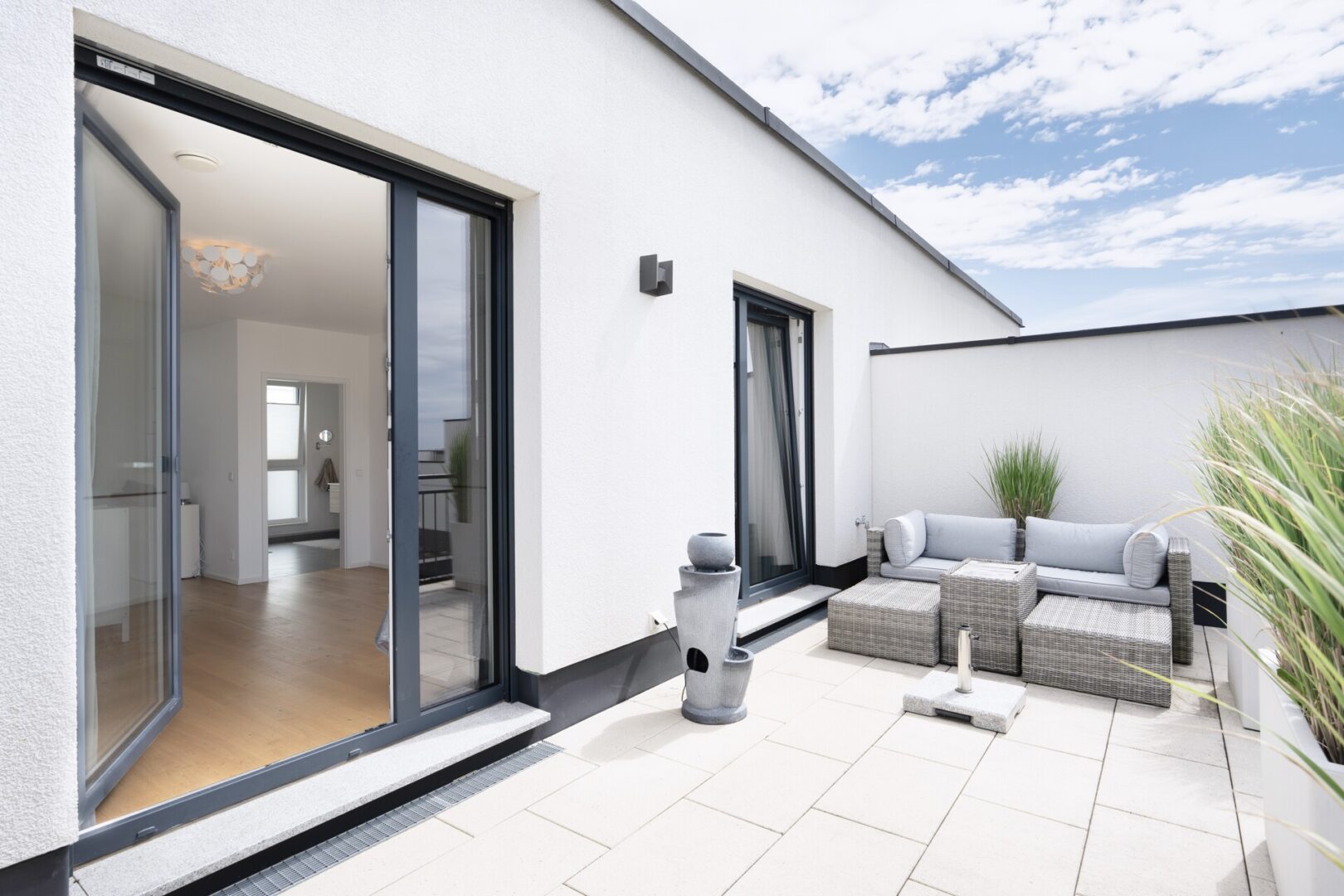 Großzügige Terrasse im Dachgeschoss