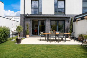 Garten mit Terrasse