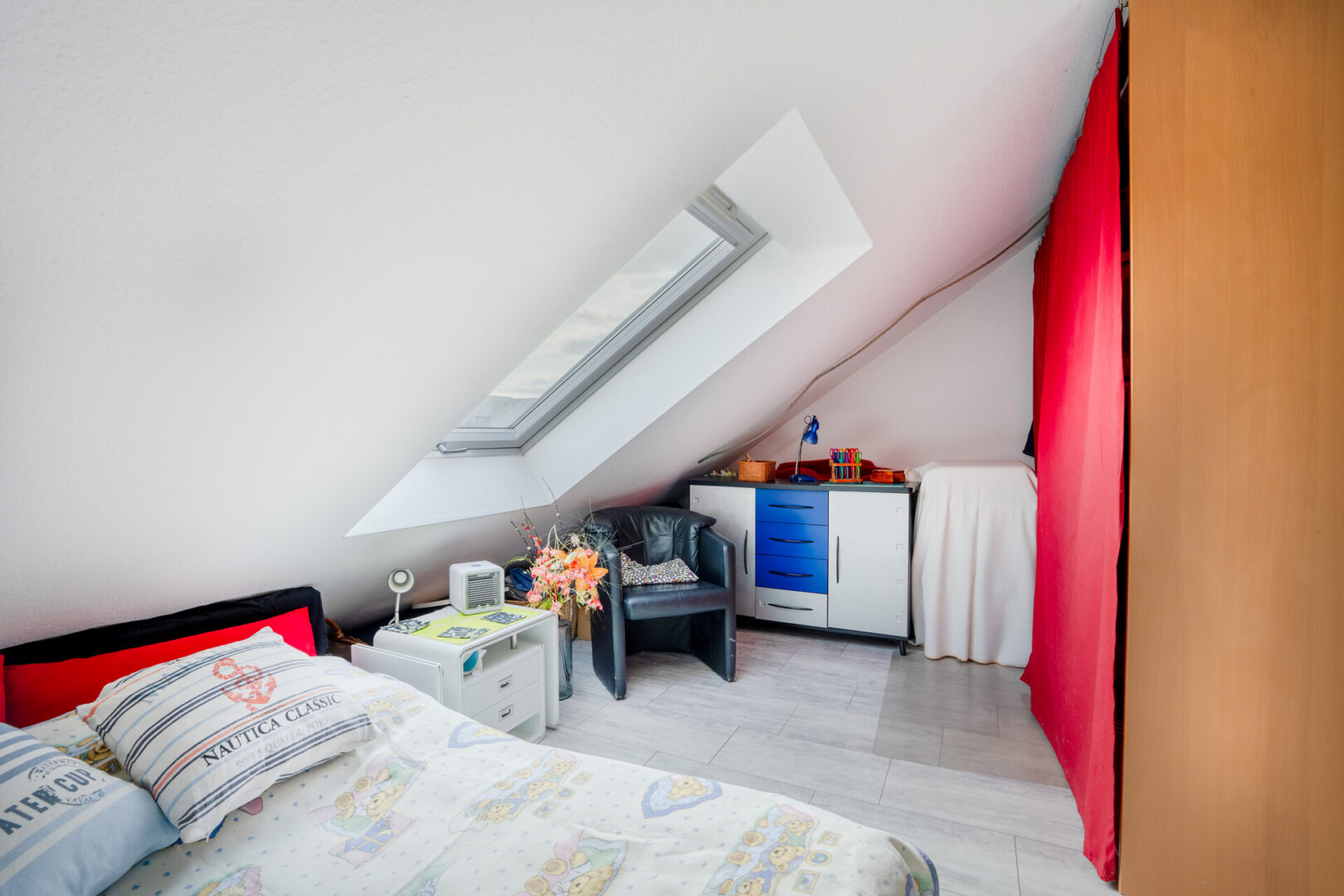 Schlafzimmer DG