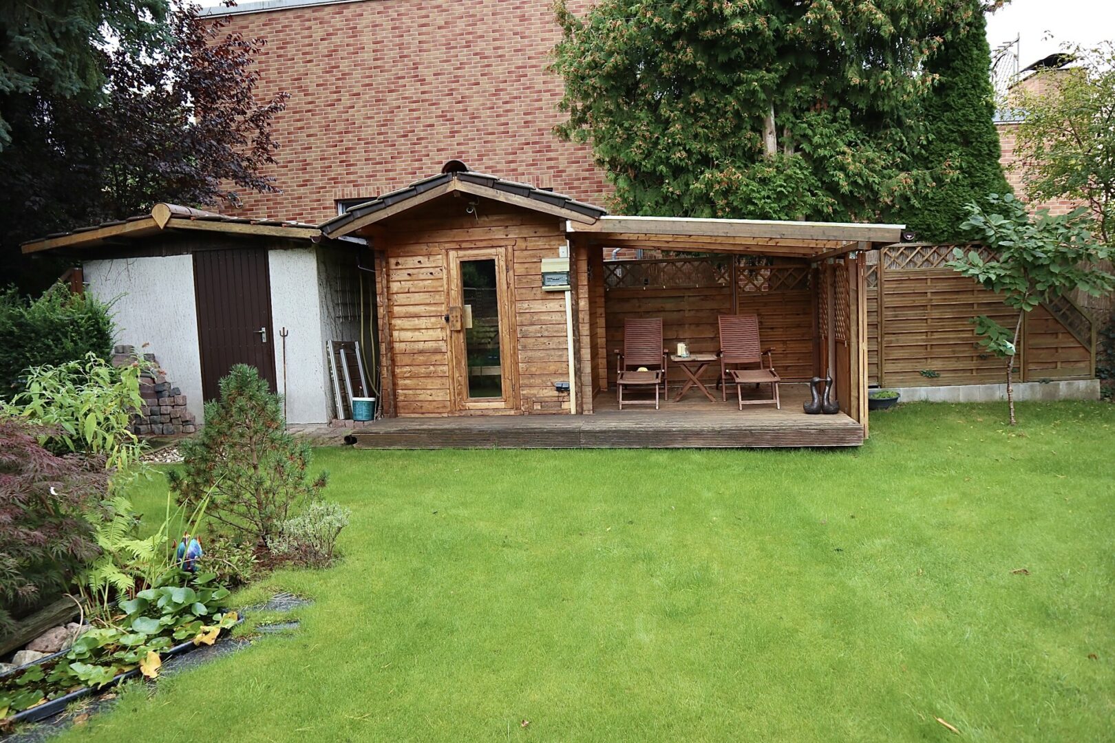 Sauna und Gartenhaus